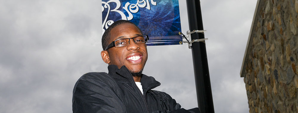 banner_1000x380 Student Outdoors by Banner