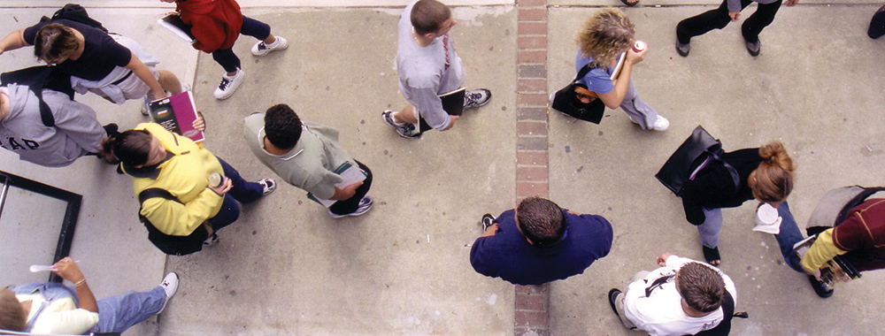 students-from-above_1000x380
