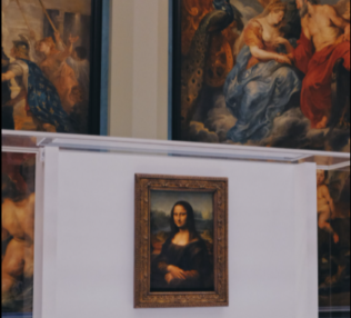 painting of Mona Lisa and other renaissance paintings in the back ground